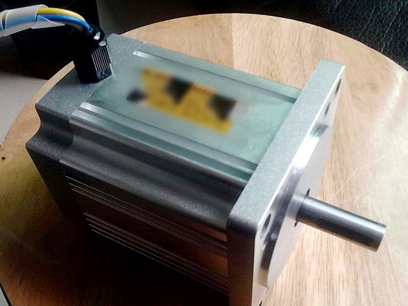 鉆孔機怎么啟動電機和變頻器？